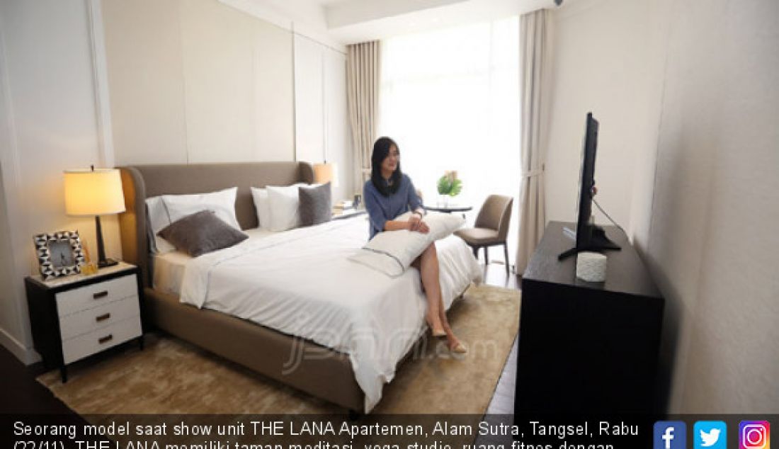 Seorang model saat show unit THE LANA Apartemen, Alam Sutra, Tangsel, Rabu (22/11). THE LANA memiliki taman meditasi, yoga studio, ruang fitnes dengan sauna, kolam renang yang besar dengan jacuzzi dan lainnya. - JPNN.com