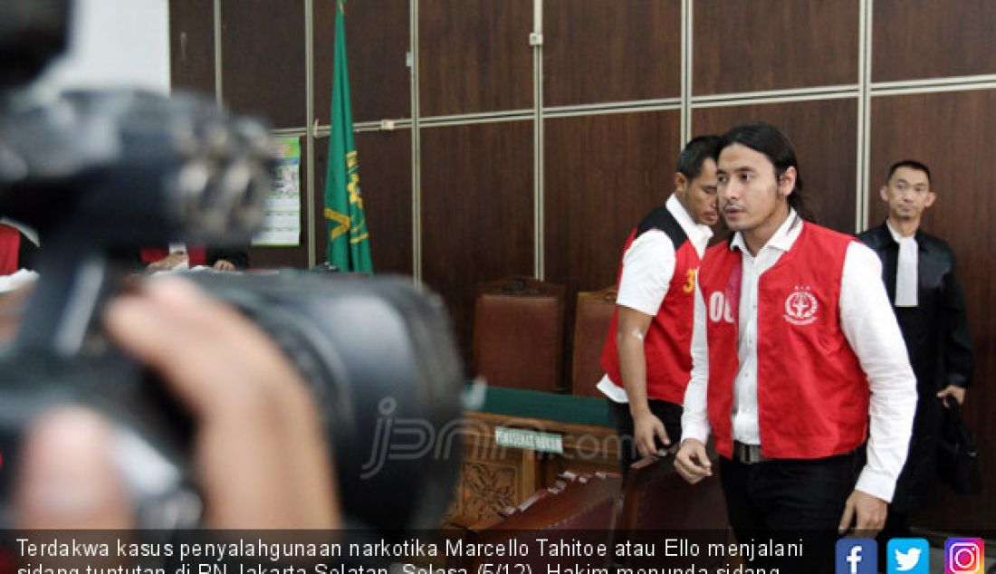 Terdakwa kasus penyalahgunaan narkotika Marcello Tahitoe atau Ello menjalani sidang tuntutan di PN Jakarta Selatan, Selasa (5/12). Hakim menunda sidang karena JPU belum siap untuk memberikan tuntutan karena harus memperhatikan fakta-fakta dari persidangan sebelumnya. - JPNN.com