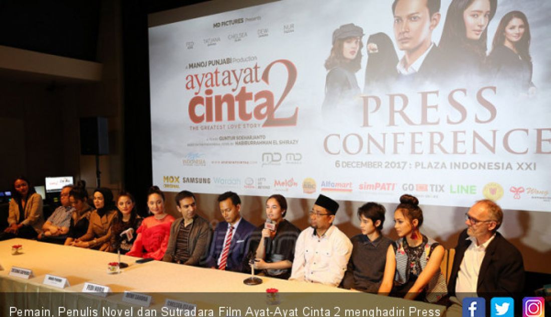 Pemain, Penulis Novel dan Sutradara Film Ayat-Ayat Cinta 2 menghadiri Press Screening dan konper Film Ayat-Ayat Cinta 2, Jakarta, Rabu (6/12). - JPNN.com