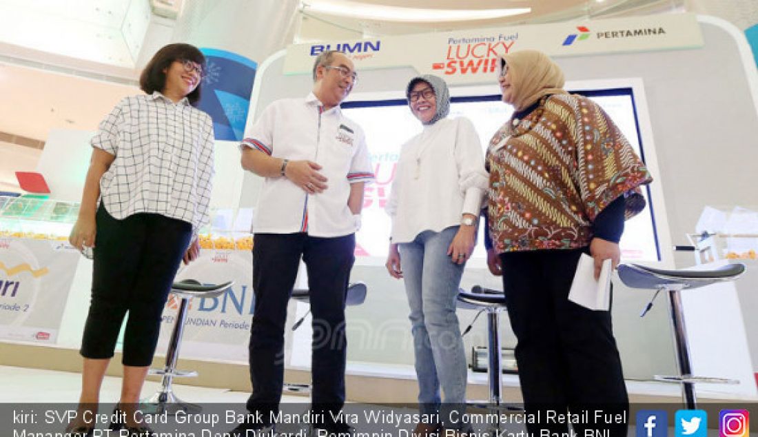 kiri: SVP Credit Card Group Bank Mandiri Vira Widyasari, Commercial Retail Fuel Mananger PT Pertamina Deny Djukardi, Pemimpin Divisi Bisnis Kartu Bank BNI Corina Leyla Karnalies dan Vice President Bank BRI Pungki Mahastuti dalam acara pengundian Pertamina Fuel Lucky Swipe di Jakarta, Kamis (7/12). - JPNN.com