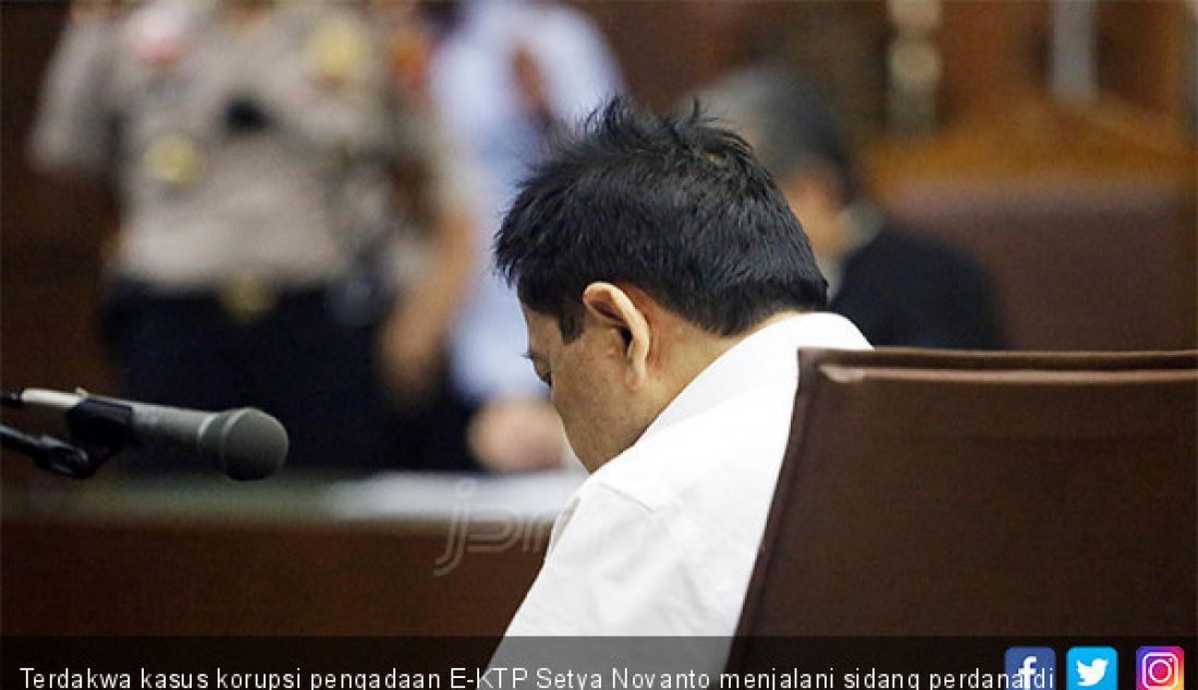 Terdakwa kasus korupsi pengadaan E-KTP Setya Novanto menjalani sidang perdana di Pengadilan Tipikor, Jakarta, Rabu (13/12). - JPNN.com