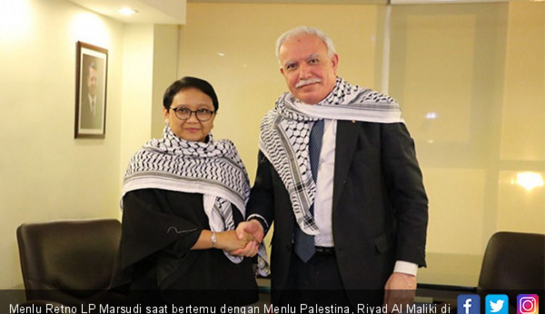 Menlu Retno LP Marsudi saat bertemu dengan Menlu Palestina, Riyad Al Maliki di Amman, Jordania, Selasa (12/12). - JPNN.com