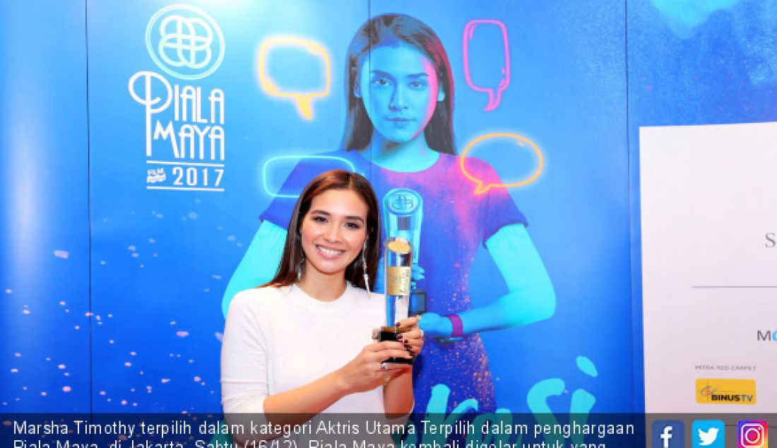 Marsha Timothy terpilih dalam kategori Aktris Utama Terpilih dalam penghargaan Piala Maya, di Jakarta, Sabtu (16/12). Piala Maya kembali digelar untuk yang keenam kalinya, tahun ini bertema 6enerasi now. - JPNN.com