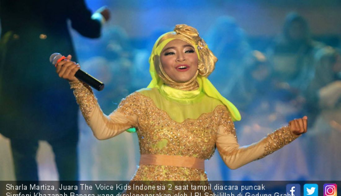 Sharla Martiza, Juara The Voice Kids Indonesia 2 saat tampil diacara puncak Simfoni Khazanah Bangsa yang diselenggarakan oleh LPI Sabilillah di Gedung Graha Cakrawala UM, Malang, Jawa Timur, Selasa (19/12). - JPNN.com