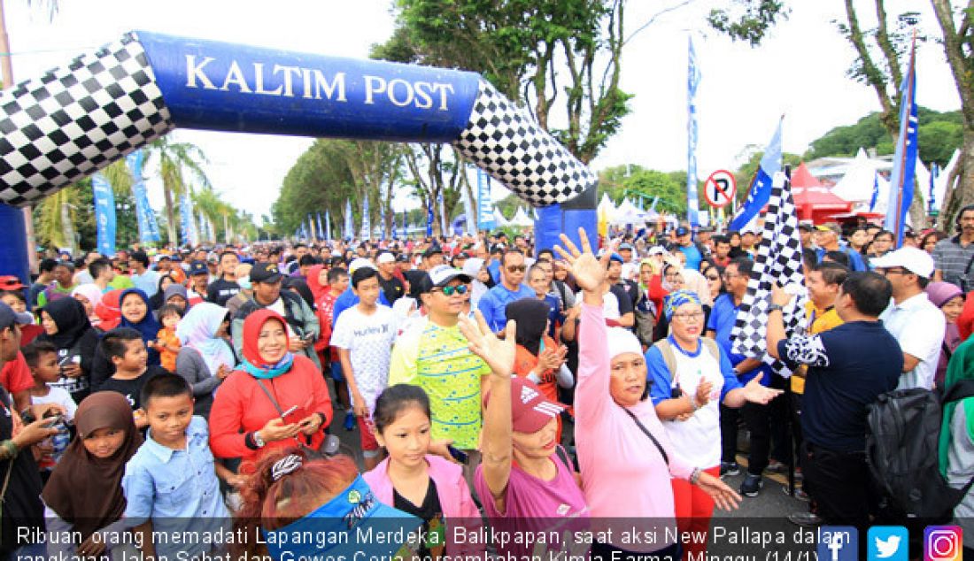 Ribuan orang memadati Lapangan Merdeka, Balikpapan, saat aksi New Pallapa dalam rangkaian Jalan Sehat dan Gowes Ceria persembahan Kimia Farma, Minggu (14/1). - JPNN.com