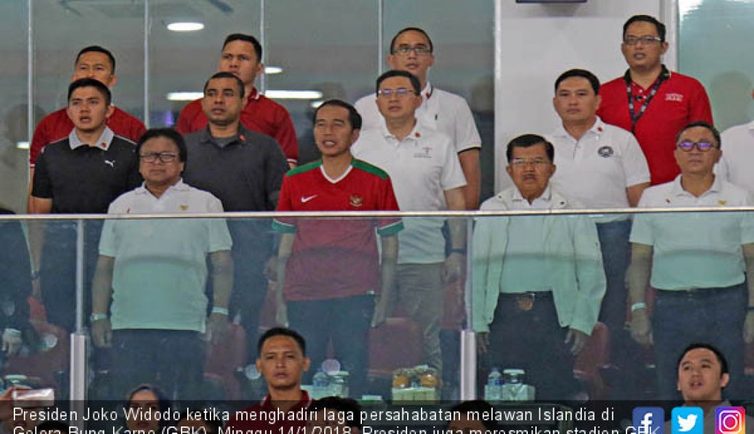 Presiden Joko Widodo ketika menghadiri laga persahabatan melawan Islandia di Gelora Bung Karno (GBK), Minggu 14/1/2018. Presiden juga meresmikan stadion GBK seusai direnovasi - JPNN.com