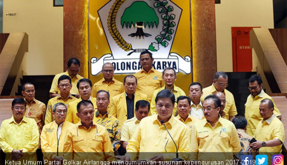 Ketua Umum Partai Golkar Airlangga mengumumkan susunan kepengurusan 2017-2019 di Kantor DPP Partai Golkar, Senin (22/1). - JPNN.com