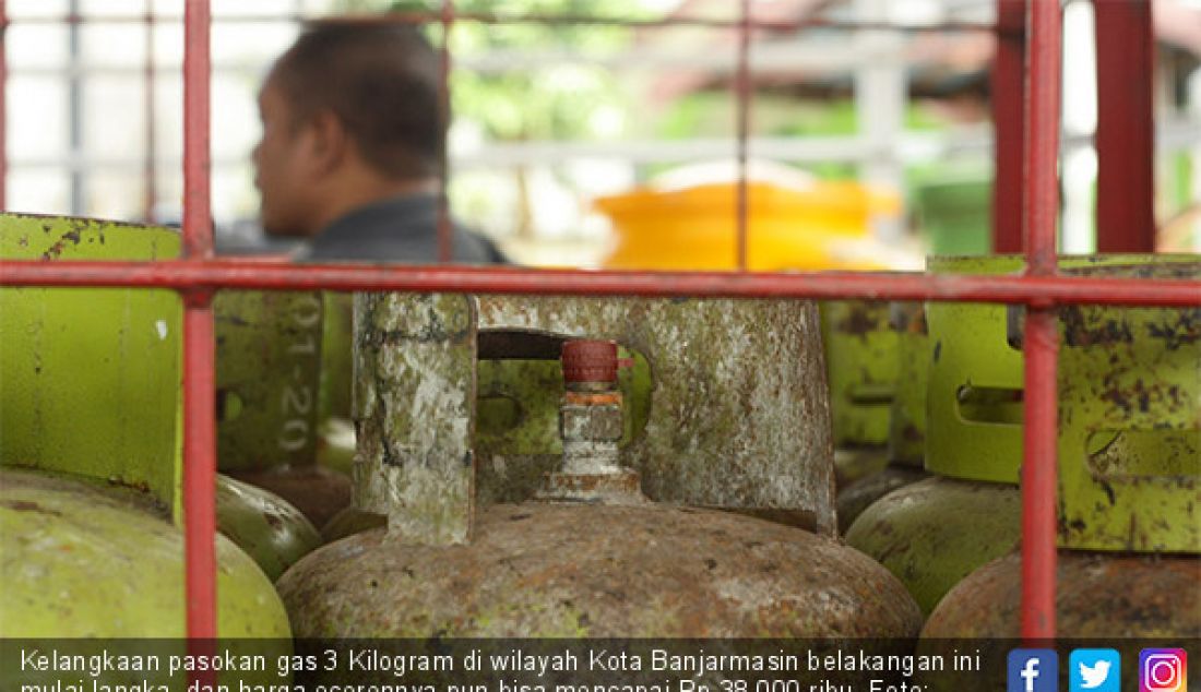 Kelangkaan pasokan gas 3 Kilogram di wilayah Kota Banjarmasin belakangan ini mulai langka, dan harga ecerennya pun bisa mencapai Rp 38.000 ribu. - JPNN.com