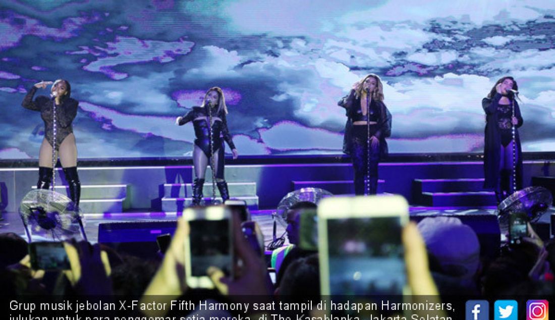 Grup musik jebolan X-Factor Fifth Harmony saat tampil di hadapan Harmonizers, julukan untuk para penggemar setia mereka, di The Kasablanka, Jakarta Selatan, Senin malam (12/3). - JPNN.com