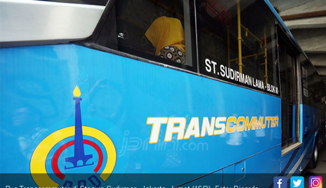 Bus Transcommuter di Stasiun Sudirman, Jakarta, Jumat (16/3). - JPNN.com