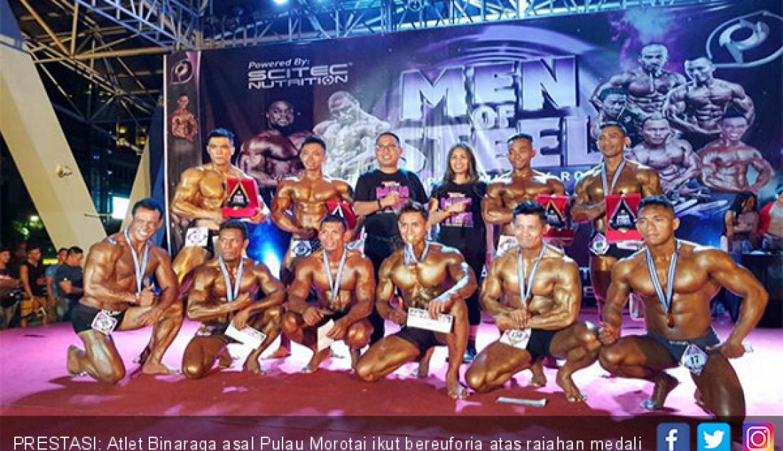PRESTASI: Atlet Binaraga asal Pulau Morotai ikut bereuforia atas raiahan medali pada ajang Man Of Still, di Makassar. - JPNN.com