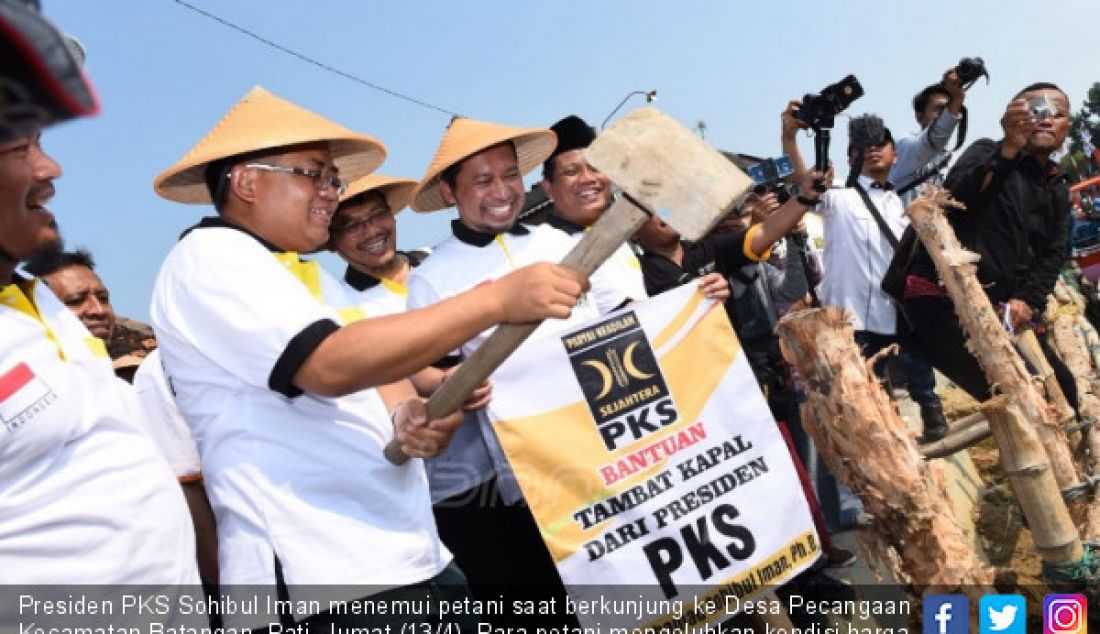 Presiden PKS Sohibul Iman menemui petani saat berkunjung ke Desa Pecangaan Kecamatan Batangan, Pati, Jumat (13/4). Para petani mengeluhkan kondisi harga garam yang menurun, imbas dari kebijakan impor garam. - JPNN.com