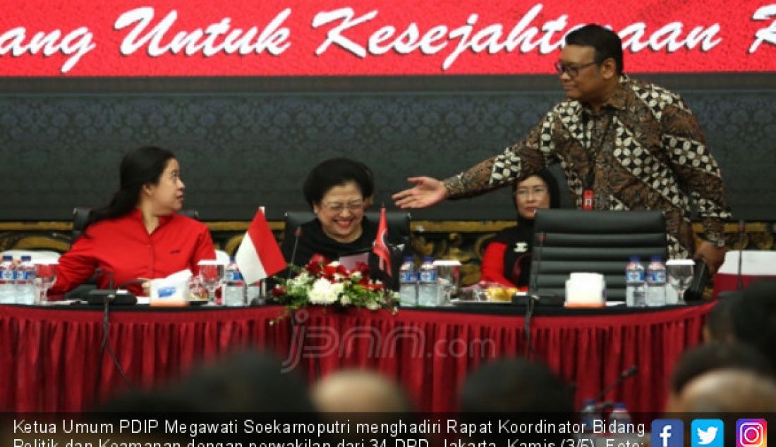 Ketua Umum PDIP Megawati Soekarnoputri menghadiri Rapat Koordinator Bidang Politik dan Keamanan dengan perwakilan dari 34 DPD, Jakarta, Kamis (3/5). - JPNN.com