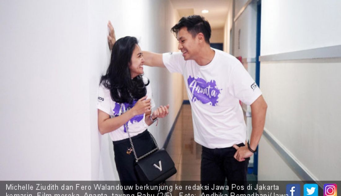 Michelle Ziudith dan Fero Walandouw berkunjung ke redaksi Jawa Pos di Jakarta kemarin. Film mereka, Ananta, tayang Rabu (2/5). - JPNN.com