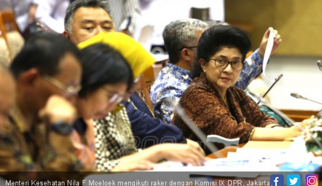 Menteri Kesehatan Nila F Moeloek mengikuti raker dengan Komisi IX DPR, Jakarta, Kamis (24/5). Raker RUU Kebidanan dengan Pemerintah. - JPNN.com
