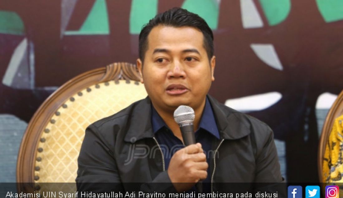 Akademisi UIN Syarif Hidayatullah Adi Prayitno menjadi pembicara pada diskusi Dibalik Rekomendasi 200 Mubaigh?, Jakarta, Kamis (24/5). - JPNN.com