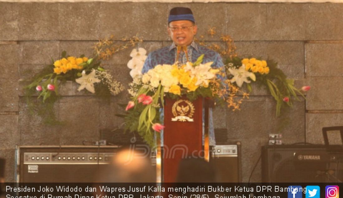 Presiden Joko Widodo dan Wapres Jusuf Kalla menghadiri Bukber Ketua DPR Bambang Soesatyo di Rumah Dinas Ketua DPR, Jakarta, Senin (28/5). Sejumlah Lembaga Tinggi Negara, Pejabat dan Anggota Dewan hadir dalam acara tersebut. - JPNN.com