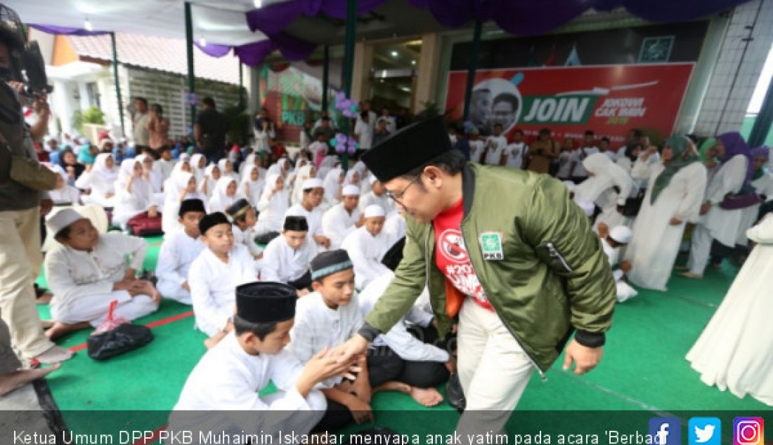 Ketua Umum DPP PKB Muhaimin Iskandar menyapa anak yatim pada acara 'Berbagi Cinta Bersama 1000 Anak Yatim', Jakarta,  Senin (4/6). - JPNN.com