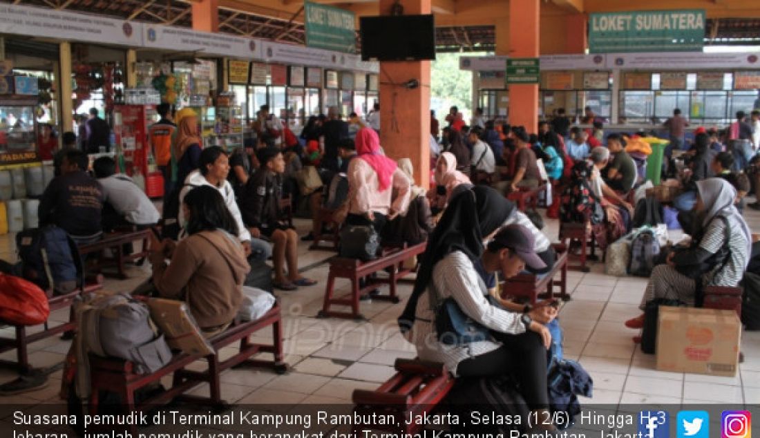 Suasana pemudik di Terminal Kampung Rambutan, Jakarta, Selasa (12/6). Hingga H-3 lebaran, jumlah pemudik yang berangkat dari Terminal Kampung Rambutan, Jakarta Timur, terus meningkat. - JPNN.com