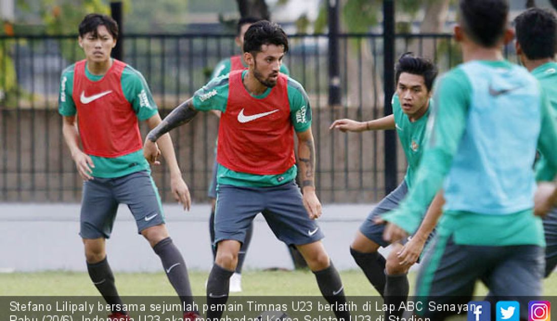 Stefano Lilipaly bersama sejumlah pemain Timnas U23 berlatih di Lap ABC Senayan, Rabu (20/6). Indonesia U23 akan menghadapi Korea Selatan U23 di Stadion Pakansari pada 23 Juni mendatang dalam laga persahabatan. - JPNN.com