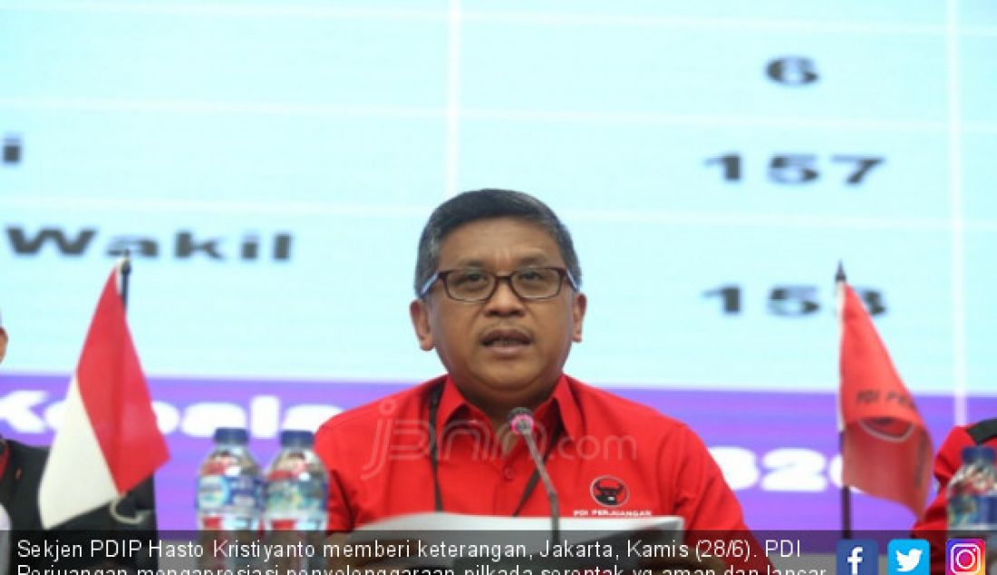 Sekjen PDIP Hasto Kristiyanto memberi keterangan, Jakarta, Kamis (28/6). PDI Perjuangan mengapresiasi penyelenggaraan pilkada serentak yg aman dan lancar, dan kemenangan kader pdip pada pilkada serentak. - JPNN.com