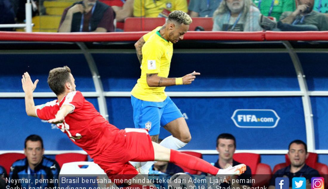 Neymar, pemain Brasil berusaha menghindari tekel dari Adem LjajiÄ, pemain Serbia saat pertandingan penyisihan grup E Piala Dunia 2018 di Stadion Spartak, Moskow, Rusia, Rabu (27/6). - JPNN.com