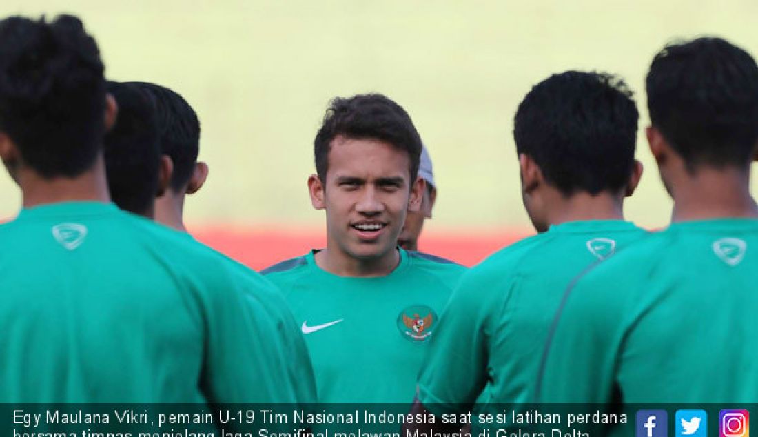 Egy Maulana Vikri, pemain U-19 Tim Nasional Indonesia saat sesi latihan perdana bersama timnas menjelang laga Semifinal melawan Malaysia di Gelora Delta Sidoarjo, Rabu (11/7). - JPNN.com