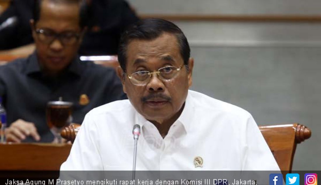 Jaksa Agung M Prasetyo mengikuti rapat kerja dengan Komisi III DPR, Jakarta, Senin (16/7). - JPNN.com