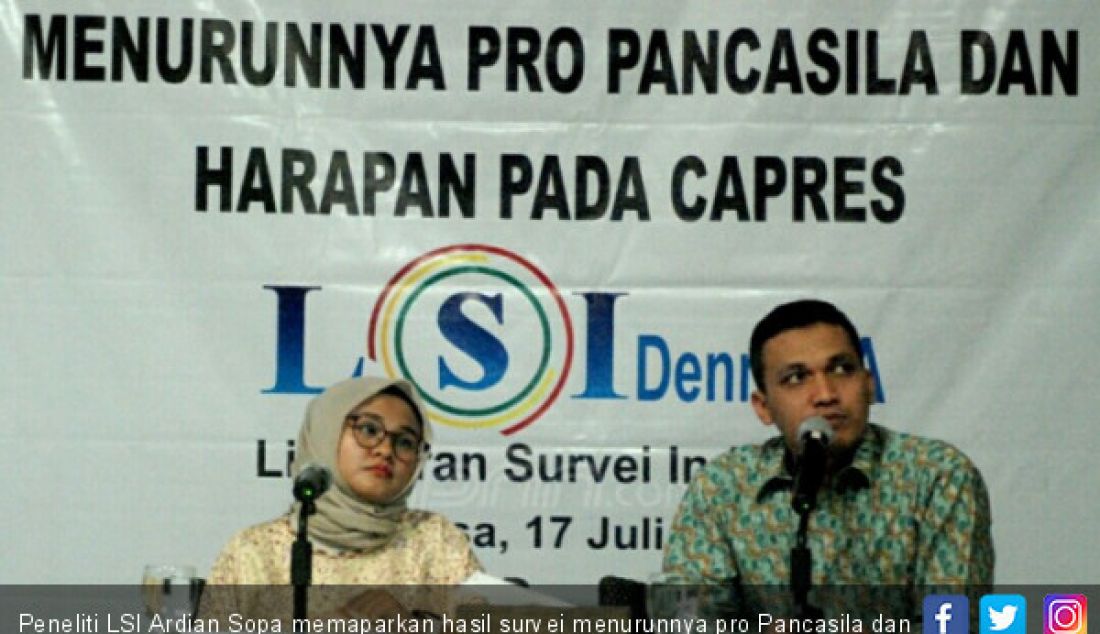 Peneliti LSI Ardian Sopa memaparkan hasil survei menurunnya pro Pancasila dan harapan pada capres, Jakarta, Selasa (17/7). - JPNN.com