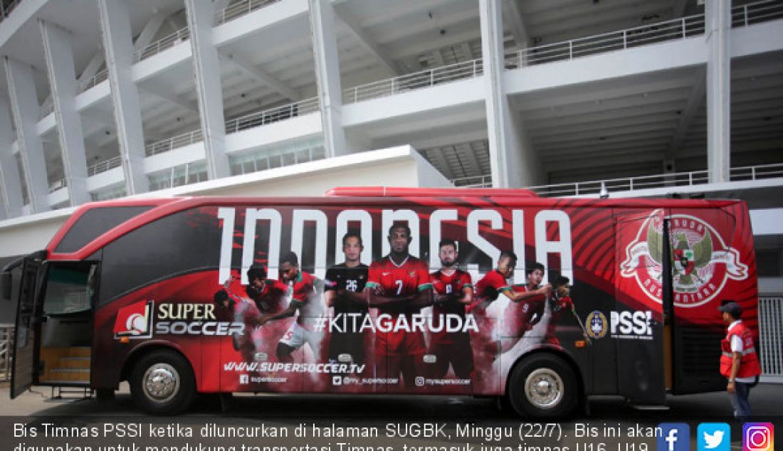 Bis Timnas PSSI ketika diluncurkan di halaman SUGBK, Minggu (22/7). Bis ini akan digunakan untuk mendukung transportasi Timnas, termasuk juga timnas U16, U19 hingga Timnas Putri Indonesia. - JPNN.com