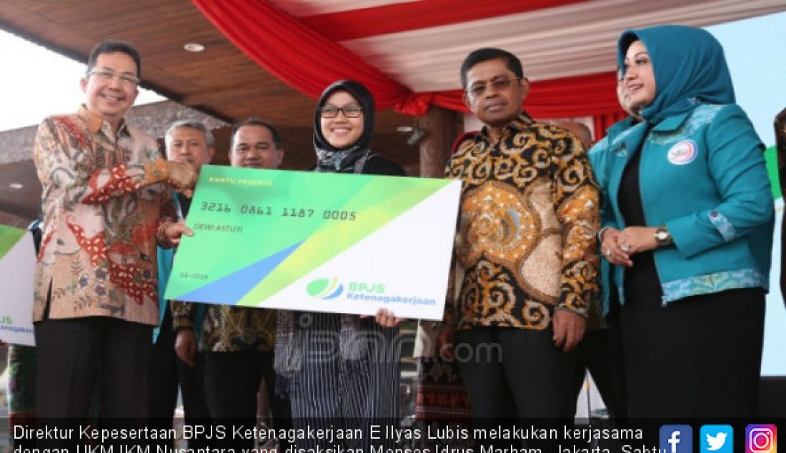 Direktur Kepesertaan BPJS Ketenagakerjaan E Ilyas Lubis melakukan kerjasama dengan UKM IKM Nusantara yang disaksikan Mensos Idrus Marham, Jakarta, Sabtu (4/8). - JPNN.com