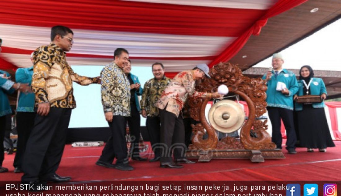 BPJSTK akan memberikan perlindungan bagi setiap insan pekerja, juga para pelaku usaha kecil menengah yang sebenarnya telah menjadi pioner dalam pertumbuhan ekonomi di Indonesia. - JPNN.com