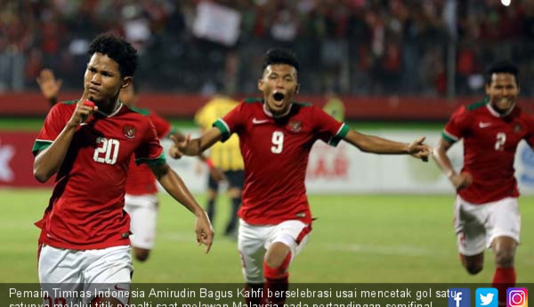 Pemain Timnas Indonesia Amirudin Bagus Kahfi berselebrasi usai mencetak gol satu satunya melalui titik penalti saat melawan Malaysia pada pertandingan semifinal kedua AFF U 16 di Stadion Gelora Delta Sidoarjo, Kamis (9/8). - JPNN.com