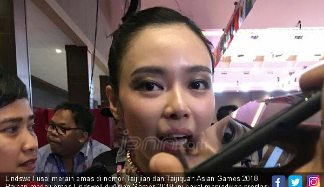 Lindswell usai meraih emas di nomor Taijijian dan Taijiquan Asian Games 2018. Raihan medali emas Lindswell di Asian Games 2018 ini bakal menjadikan prestasi terakhirnya di ajang olahraga terbesar Asia ini. - JPNN.com