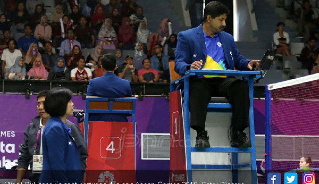 Wasit Bulutangkis saat bertugas di ajang Asean Games 2018. - JPNN.com