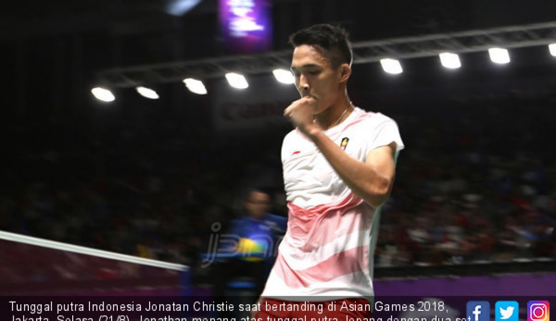 Tunggal putra Indonesia Jonatan Christie saat bertanding di Asian Games 2018, Jakarta, Selasa (21/8). Jonathan menang atas tunggal putra Jepang dengan dua set langsung. - JPNN.com