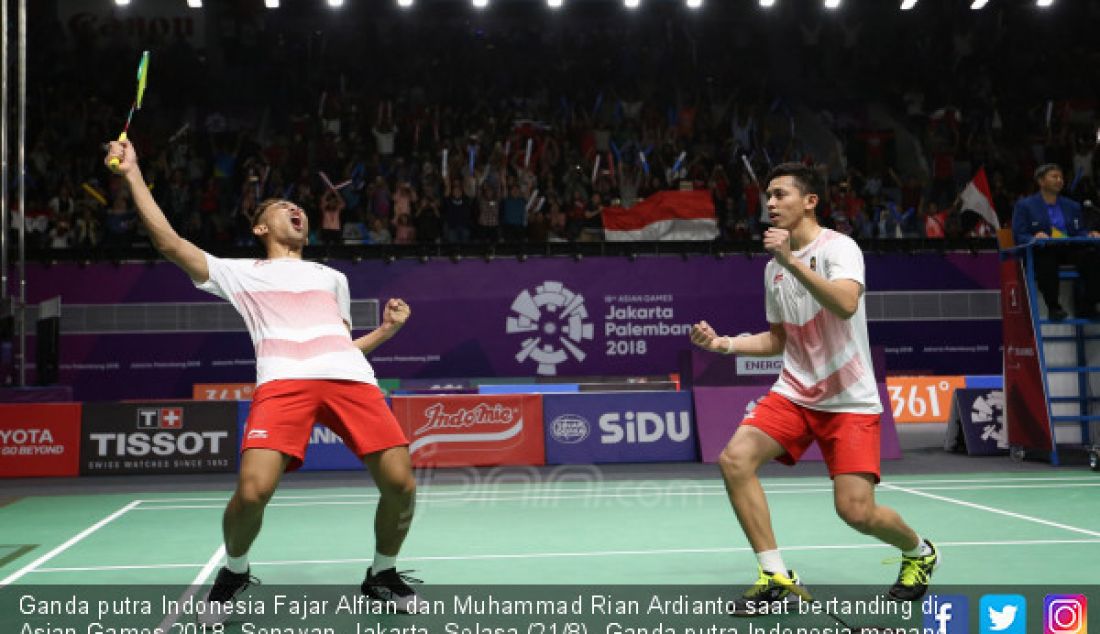 Ganda putra Indonesia Fajar Alfian dan Muhammad Rian Ardianto saat bertanding di Asian Games 2018, Senayan, Jakarta, Selasa (21/8). Ganda putra Indonesia menang atas Jepang dua set sekaligus. - JPNN.com