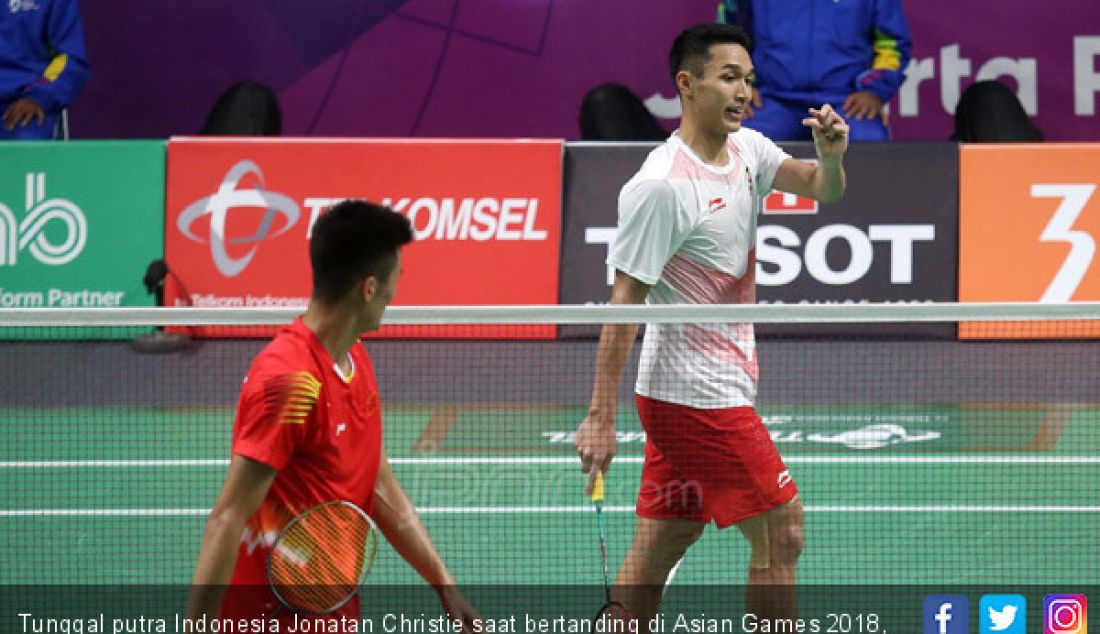 Tunggal putra Indonesia Jonatan Christie saat bertanding di Asian Games 2018, Jakarta, Rabu (22/8). Jonathan kalah atas tunggal putra China. - JPNN.com