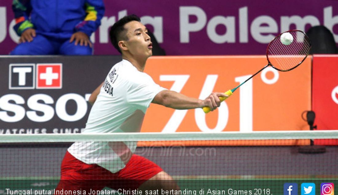 Tunggal putra Indonesia Jonatan Christie saat bertanding di Asian Games 2018, Jakarta, Rabu (22/8). Jonathan kalah atas tunggal putra China. - JPNN.com