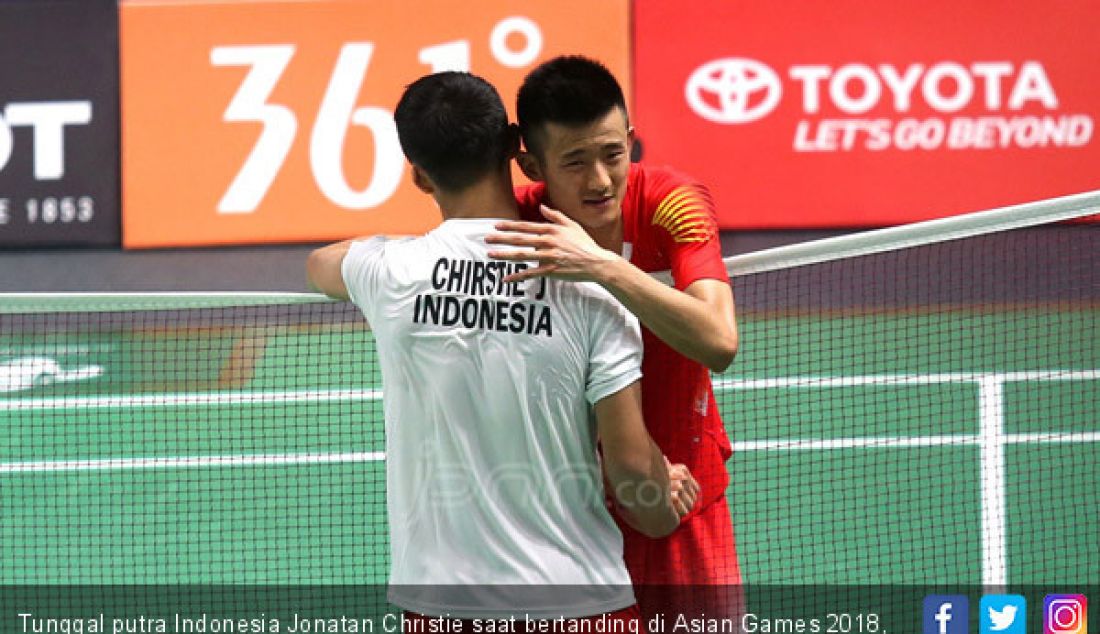 Tunggal putra Indonesia Jonatan Christie saat bertanding di Asian Games 2018, Jakarta, Rabu (22/8). Jonathan kalah atas tunggal putra China. - JPNN.com