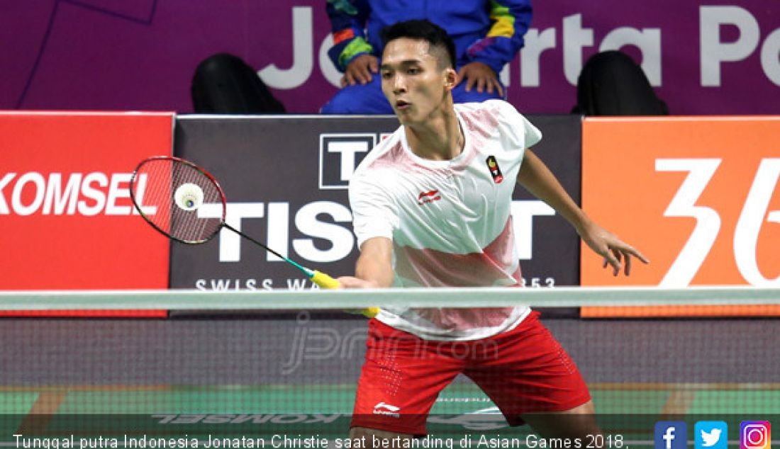 Tunggal putra Indonesia Jonatan Christie saat bertanding di Asian Games 2018, Jakarta, Rabu (22/8). Jonathan kalah atas tunggal putra China. - JPNN.com