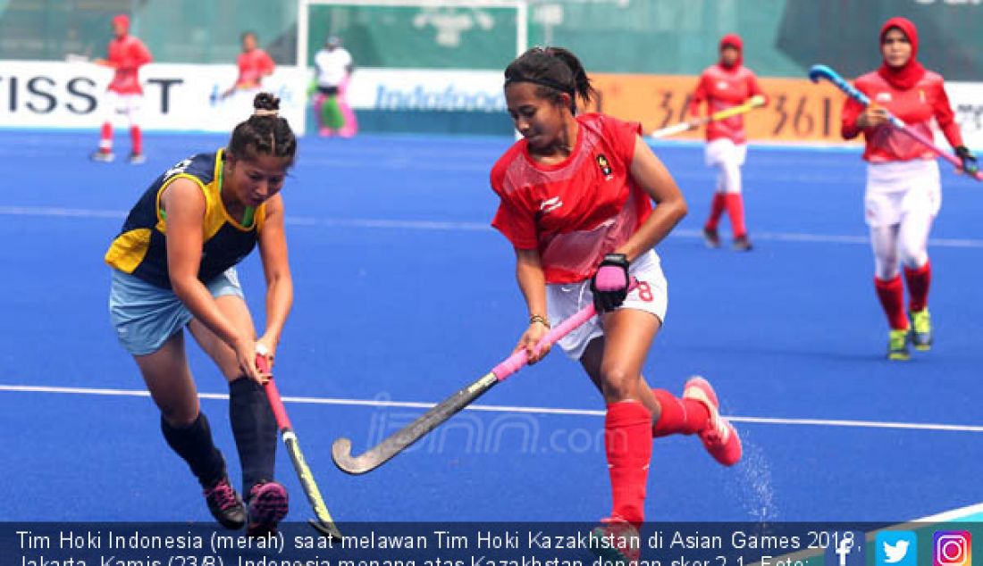 Tim Hoki Indonesia (merah) saat melawan Tim Hoki Kazakhstan di Asian Games 2018, Jakarta, Kamis (23/8). Indonesia menang atas Kazakhstan dengan skor 2-1. - JPNN.com