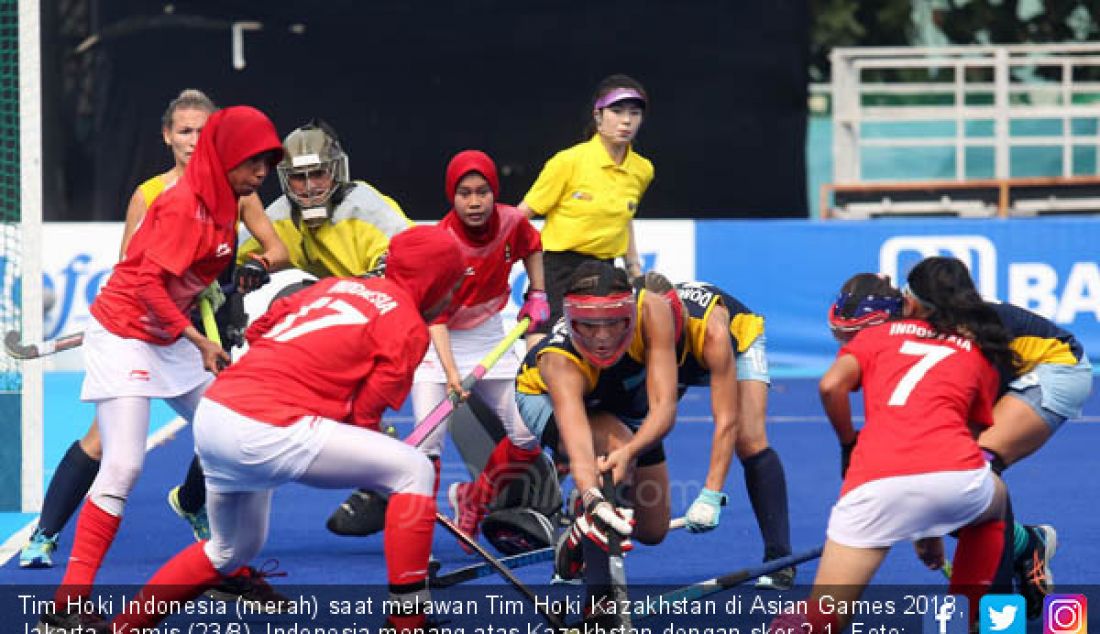 Tim Hoki Indonesia (merah) saat melawan Tim Hoki Kazakhstan di Asian Games 2018, Jakarta, Kamis (23/8). Indonesia menang atas Kazakhstan dengan skor 2-1. - JPNN.com