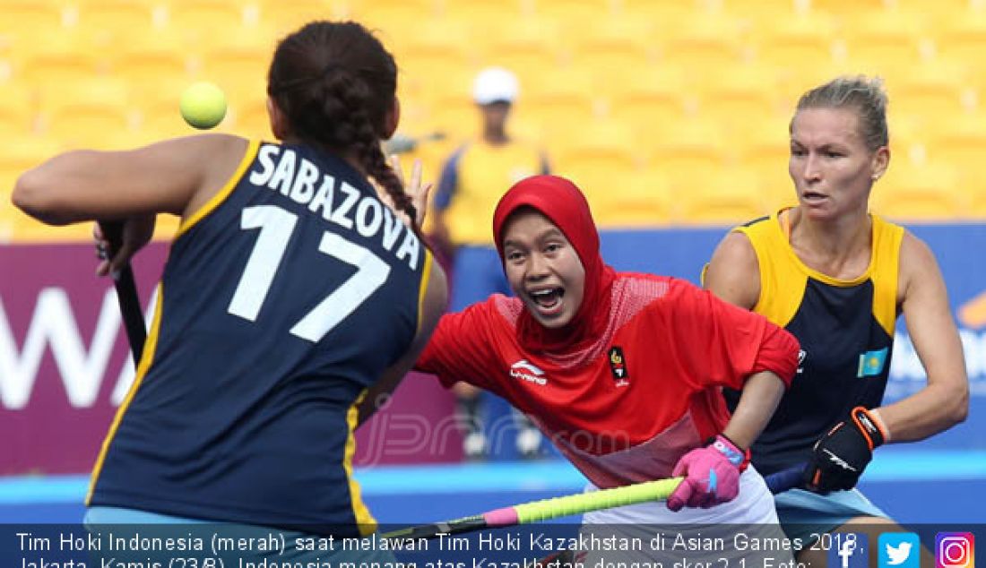 Tim Hoki Indonesia (merah) saat melawan Tim Hoki Kazakhstan di Asian Games 2018, Jakarta, Kamis (23/8). Indonesia menang atas Kazakhstan dengan skor 2-1. - JPNN.com