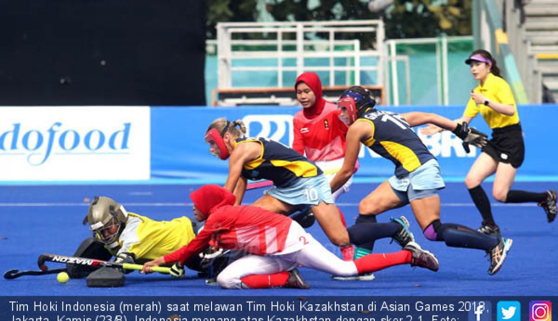 Tim Hoki Indonesia (merah) saat melawan Tim Hoki Kazakhstan di Asian Games 2018, Jakarta, Kamis (23/8). Indonesia menang atas Kazakhstan dengan skor 2-1. - JPNN.com