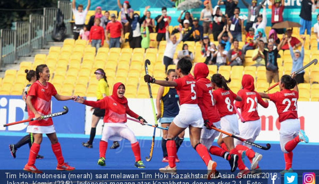 Tim Hoki Indonesia (merah) saat melawan Tim Hoki Kazakhstan di Asian Games 2018, Jakarta, Kamis (23/8). Indonesia menang atas Kazakhstan dengan skor 2-1. - JPNN.com