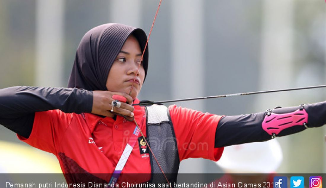 Pemanah putri Indonesia Diananda Choirunisa saat bertanding di Asian Games 2018, Jakarta, Selasa (28/8). - JPNN.com