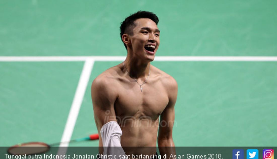 Tunggal putra Indonesia Jonatan Christie saat bertanding di Asian Games 2018, Jakarta, Selasa (28/8). Jonatan meraih medali emas. - JPNN.com