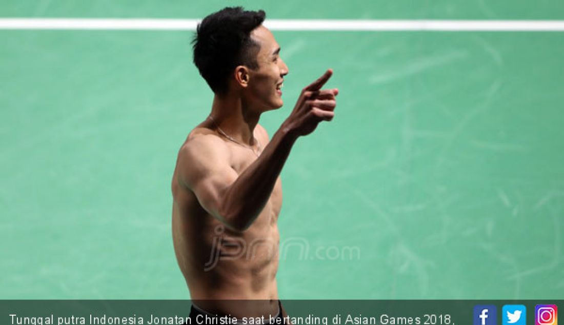 Tunggal putra Indonesia Jonatan Christie saat bertanding di Asian Games 2018, Jakarta, Selasa (28/8). Jonatan meraih medali emas. - JPNN.com