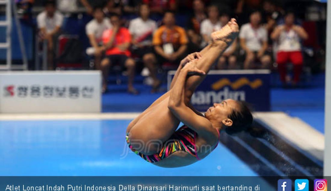 Atlet Loncat Indah Putri Indonesia Della Dinarsari Harimurti saat bertanding di Asian Games 2018, Jakarta, Jumat (31/8). - JPNN.com